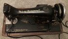 Antique 1922 Singer Sewing Machine In Wood Case With Key 