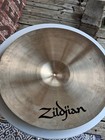 Vintage 1980s Avedis Zildjian Medium Ride 18  45cm
