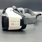 Samsung Gear Vr Oculus Virtual Reality Headset Sm-r322  includes Strap   Cover 