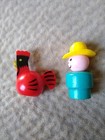 Vintage Wooden Fisher Price Little People Farmer Yellow Cowboy Hat   Red Rooster