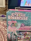 New In Box Gabby s Dollhouse 15 Piece Rainbow Celebration Dollhouse