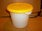 Rubbermaid Commercial Products 4 Quart Nsf Food Storage Container   Lid  5721