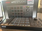 Akai Professional Mpc Studio Controller   Mpc Software     Great Condition  Light