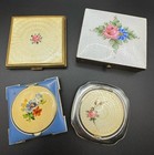 Lot Of 4 Vintage Powder makeup Compacts   One Marked Evans On Has A Puff Marked