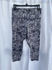 Women   s Floral Cropped Leggings Size L Black White Stretch Yoga Pants Activewear