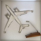 Jal Japan Airlines Boeing 787 Ja825j 1 200 Plastic Model Jal Amex Card