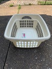 Vntg Rubbermaid Beige Cream Laundry Basket 2874 1996 Through Handles Sturdy