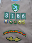 Girl Scouts Official Brown Vest  Size M  with Some New York Stars patches pins 