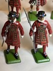Britains Toy Soldier Lot Of 10 Bagpipes  Beefeaters  Scot Guards Metal