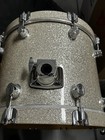 Pdp Series 18    X 14    Cocktail Bass Drum Silver Sparkle  