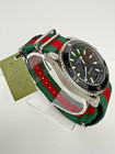 Gucci Dive Ya136206 Men s Watch - Red green
