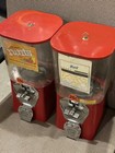 2 Candy  Peanut Chocolate Candy Vending Machine Usa  25 Cent Vend Lock Key