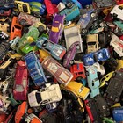 Huge Lot 140 Used Matchbox Hot Wheels   Other Brands Cars Trucks Flat Rate Box