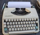 Olympia Socialite Portable Manual Typewriter W  Carrying Case And Case Included