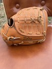 Vintage Wilson Jim  catfish  Hunter A2185 Baseball Glove Nice Condition