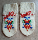 Vintage Baby Hand Made Mittens White Wool Knit W  Embroidery Unused 6 5  1950s