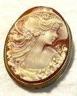 Vintage 18k 750 Yellow Gold Framed Hand Carved Shell Cameo Brooch Pendant