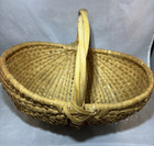 Vintage Buttocks Basket Farm Primitive Wicker Woven Egg Garden Gathering  read 