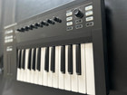 Native Instruments Komplete Kontrol S25 Mk1 Midi Keyboard In Excellent Condition