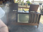 Vintage Wood Console Crt Television Cabinet W  Lift-top Turntable   Radio