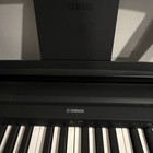 Yamaha Digital Home Piano 88-key Black W  Music Rest   X-style Stand