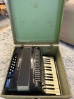 Hohner Student Ii Piano Accordion 25 Treble 12 Bass 2 Reg Black W  Case Strap