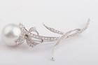 Brooch Needle South Sea Pearl 15 2mm Diamonds 0 8ct Diamonds 750 18k White Gold