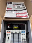 Akai Professional Mpc Sample Tabletop Sampler 16-pad With Sd Card 1tb