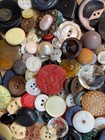 Lot Of 100  Vintage 1940s   1950s Buttons mother Of Pearl all Sizes   Colors 