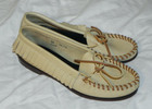 Euc Vintage Tan Women s 7 5 Leather Fringe Hand Laced Moccasins Made In Maine