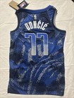 Nike Basketball Jersey Small 40 Luka Doncic  77 Dallas Mavericks New W tags