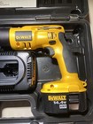 New Nos Dewalt Heavy Duty Cordless 14 4 V 18ga Swivel Head Shear Kit-dw941k