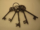 Lot Of 5 Large Ornate Antique Skeleton Keys On Ring   6 25     To  7 5    Jail  Bank