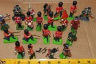 Vintage Lot Of 22 Toy Soldiers Detail Britains Ltd England Stone Castle As Is