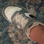Nike Unisex Kids Low Top Athletic Sneakers White gray black Logo Sz 1 5