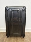 Tumi Vapor International Carry-on 22    Spinner Luggage Suitcase Black  675 Nwt
