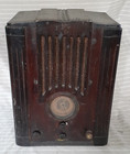Vintage 1935 Detrola Model 5b Tombstone 3-band Am sw Radio 5-tube 550khz - 16mhz