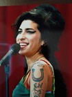 Amy Winehouse Signed 8x10 Coa W  Matching Numbered Sticker 