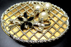 Beautiful Rhinestone Faux Pearl Flower Vintage Powder Compact