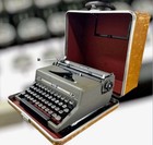 Vintage  1952  Royal Quiet De Luxe Model Hh Portable Typewriter With Case - Rare