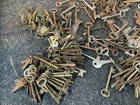 Lot 100  Antique Skeleton Keys Various Sizes Good Condition