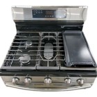 Samsung 30-in 5 Burners 6 0-cu Ft Freestanding Natural Gas Range