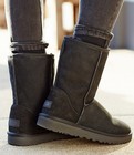 Ugg Women   s Classic Short Ii Boot Black Size 9 New Authentic In Box