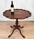 Vintage Chippendale Mahogany Round Pie Crust Parlor Table