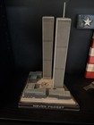 New York Twin Towers Statue