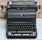 Vintage Royal Manual Typewriter Touch Control Magic Margin Round Keys Antique
