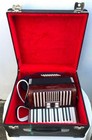 Accordion Hohner Student Lv With 32 Bass 