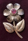 Lovely Large 4    Vintage 1930s-40s Gold Tone Flower Brooch W Pink Rhinestone