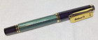 Pelikan Souveran R400 Roller Ball Pen Green   Black New In Box Beautiful Pen