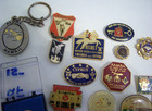 28 Various Advertising Souvenir Pin Back Lapel Brooch Buttons Vintage  5